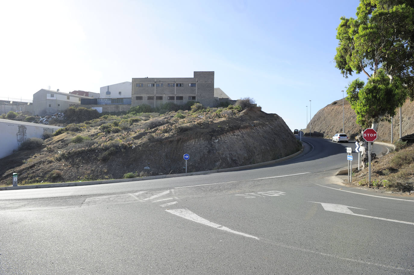 Un motorista sufre heridas en su cara al caerse en Cuatro Puertas