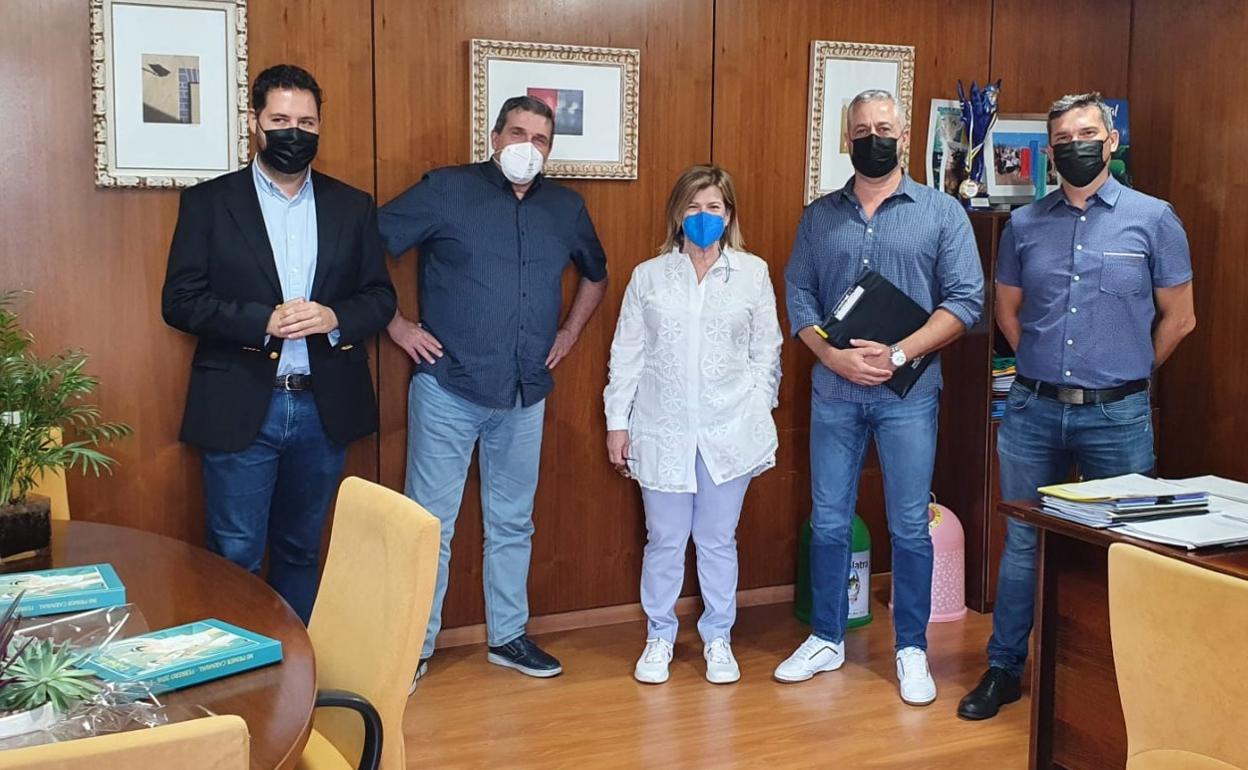 Reunión de los concejales y representantes de USPB. 