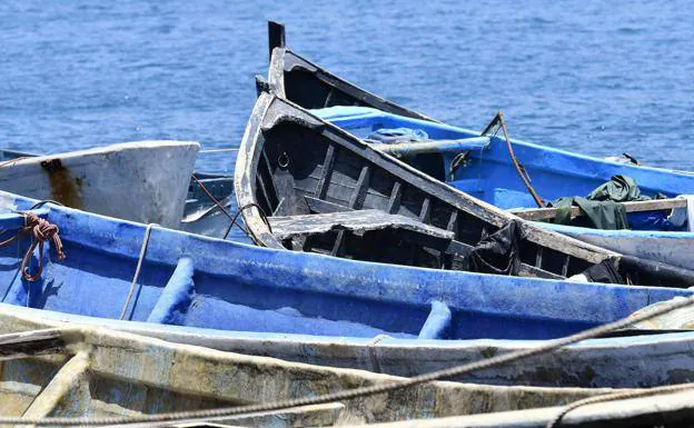 Rescatan a 27 magrebíes de una patera avistada al noreste de Lanzarote