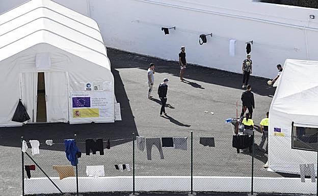 Un informe alerta de que Canarias cada vez se asemeja más a Lampedusa o Lesbos