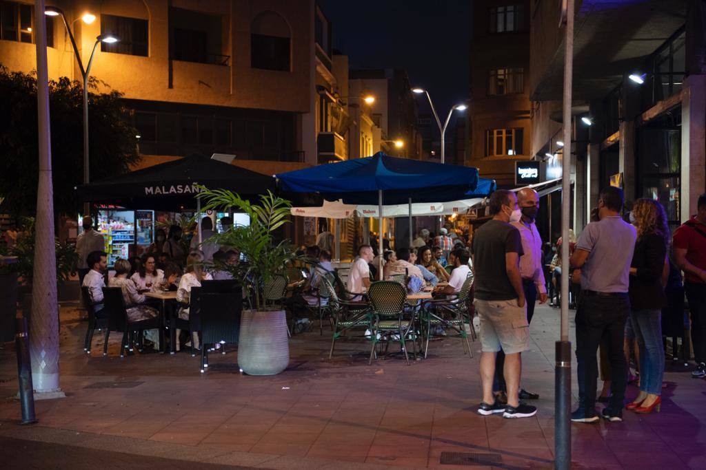 Fotos: Así vive la capital grancanaria el nuevo horario del cierre nocturno