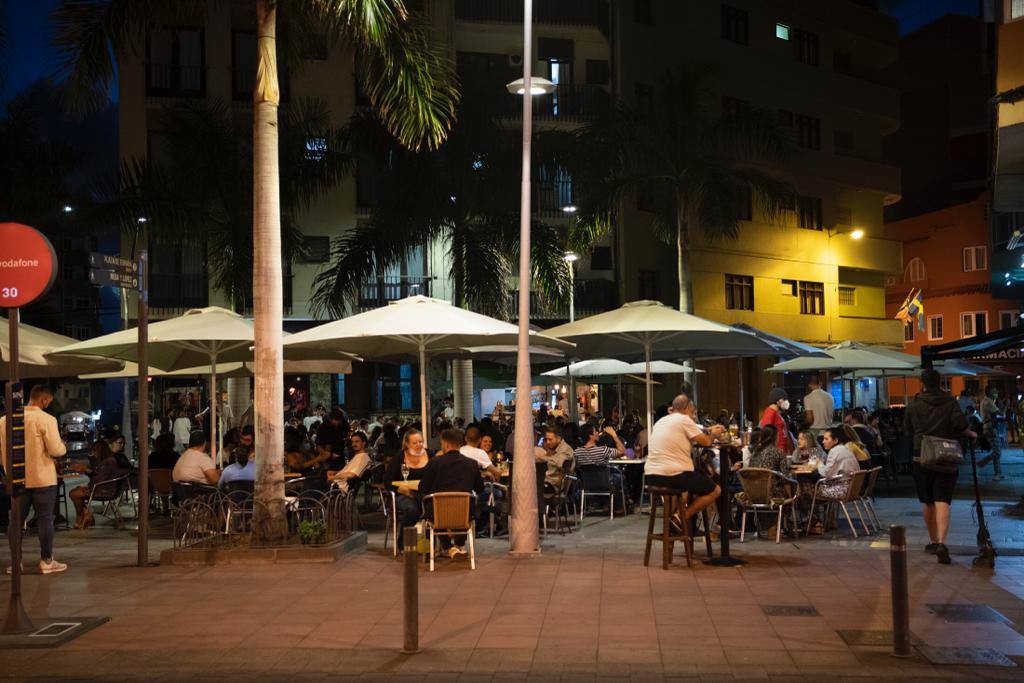 Fotos: Así vive la capital grancanaria el nuevo horario del cierre nocturno