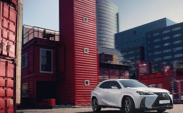 Lexus lanza la nueva gama UX 250h 2022