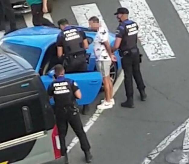 Detenido con un coche de alta gama, dinero falso y drogas en La Paterna