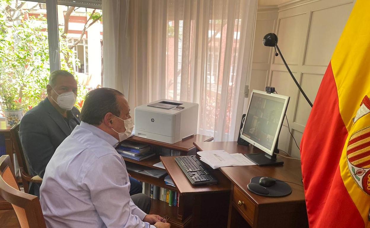 Blas Trujillo y José Juan Alemán durante la reunión celebrada hoy