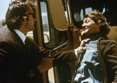 Imagen secundaria 1 - Clint Eastwood junto al director Don Siegel y con el actor Andy Robinson, que encarna al psicópata Scorpio.