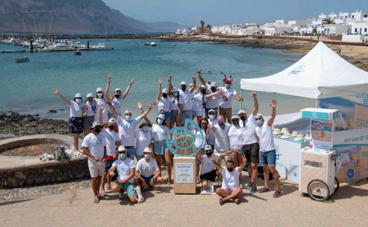 Colillas retiradas con presencia de voluntarios. 