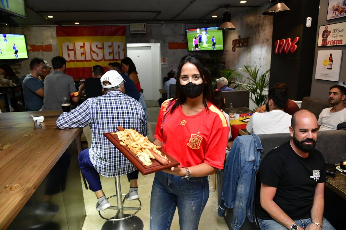 Fotos: Así vivió Canarias el partido Italia-España