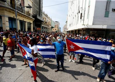 Imagen secundaria 1 - Imágenes de las protestas en Cuba.