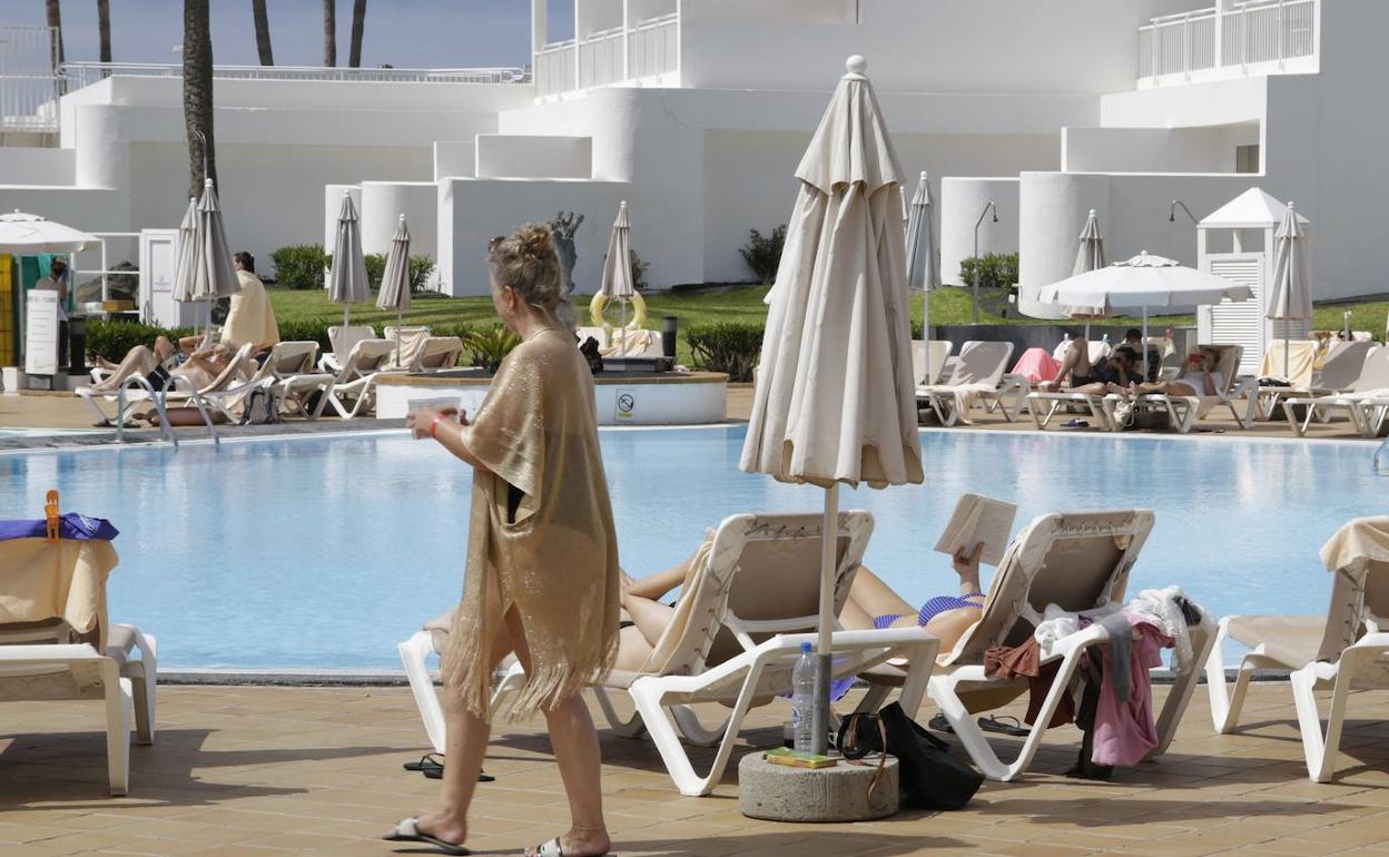 Los extranjeros están cancelando reservas por el avance de la quinta ola. 