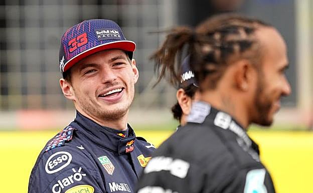 Max Verstappen y Lewis Hamilton. 