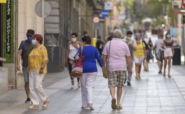 Provocan un brote en Tenerife, mienten a Sanidad y retrasan los rastreos