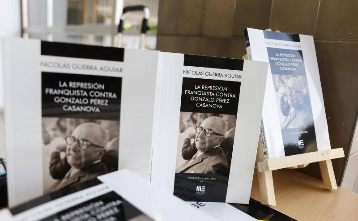 Ejemplares del libro de Nicolás Guerra Aguiar 