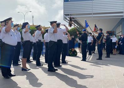 Imagen secundaria 1 - Marlaska inaugura la comisaría de Distrito Centro de la capital