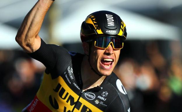 Wout Van Aert, celebrando su victoria en una etapa del Tour. 