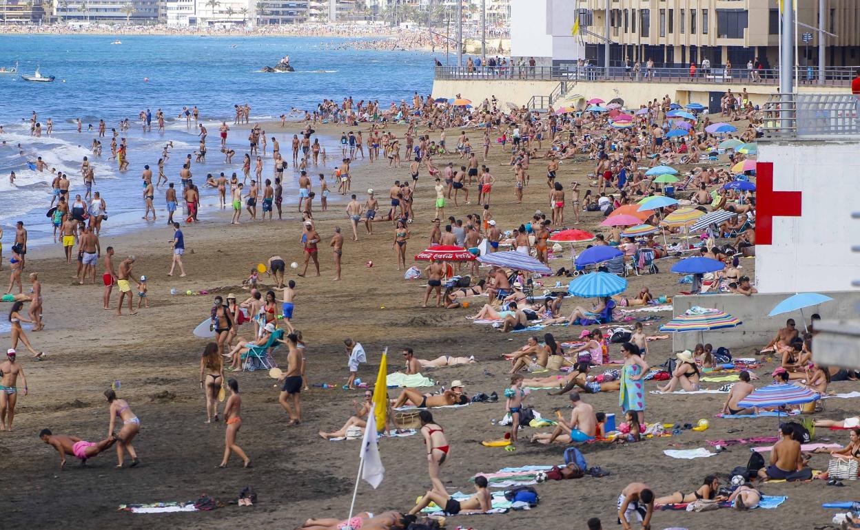 No se permitirá la estancia en la zona de La Cícer durante el ciclo de la pleamar. 