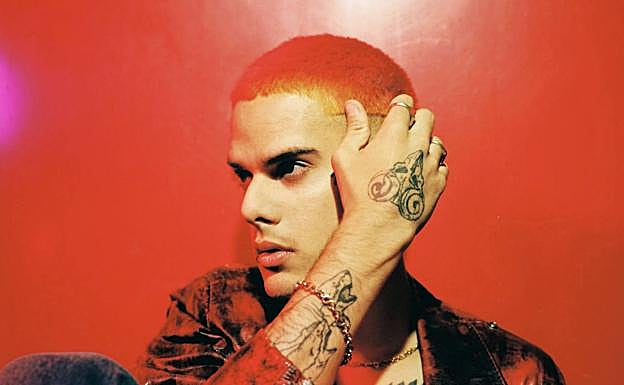 El argentino Ca7riel. 