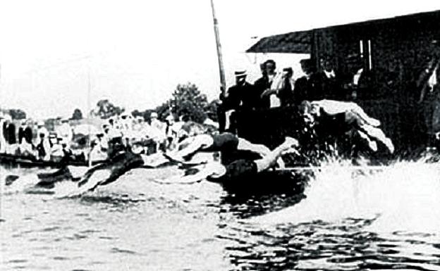 En los Juegos de 1900, los nadadores se lanzaban al río Sena. En la imagen, la salida de los 400 metros libres