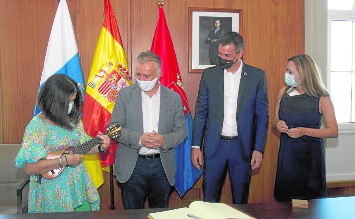 El Gobierno confía en que Torres tendrá un encuentro «institucional» con Sánchez