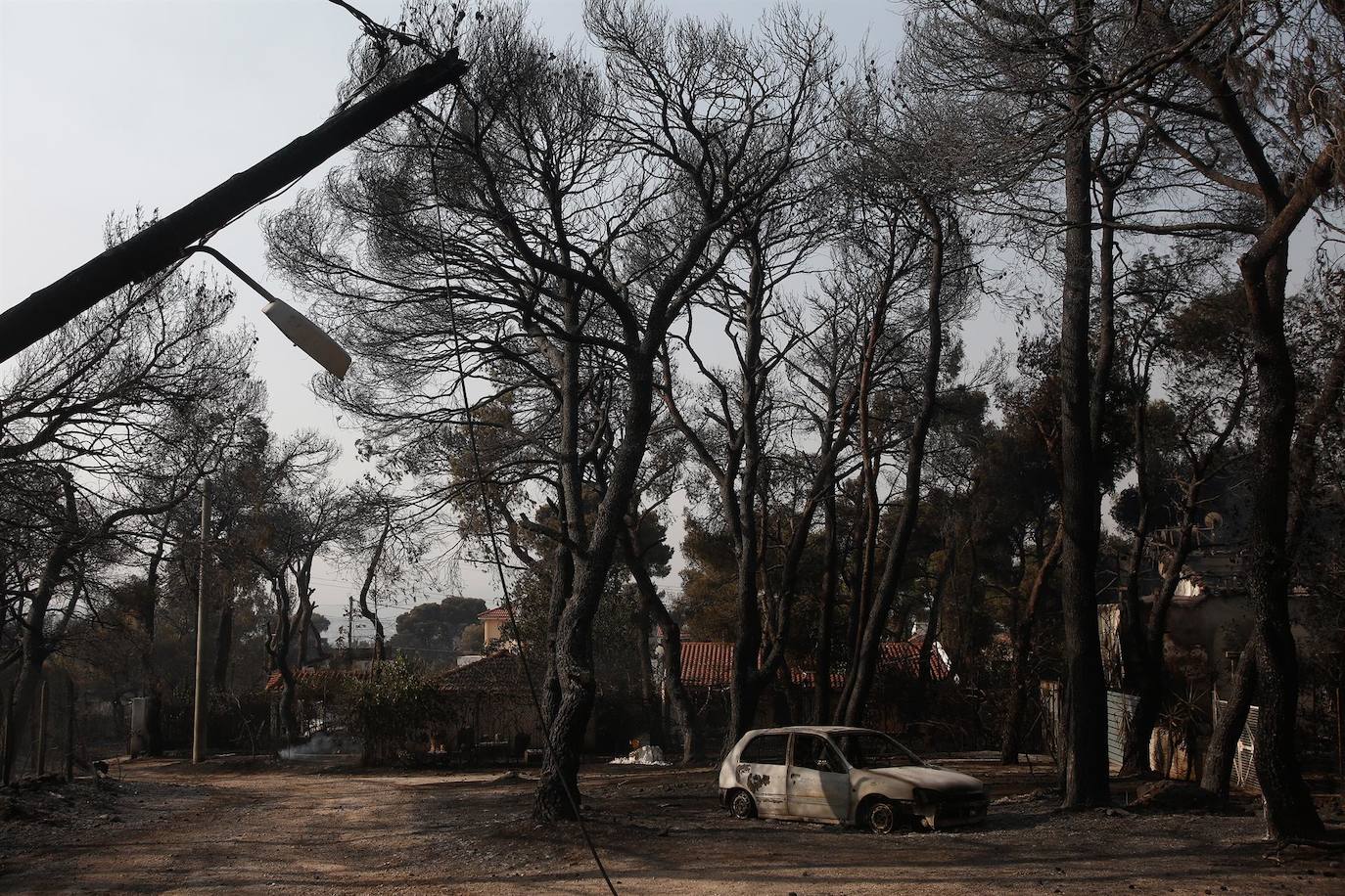 Fotos: Incendio potente en Atenas