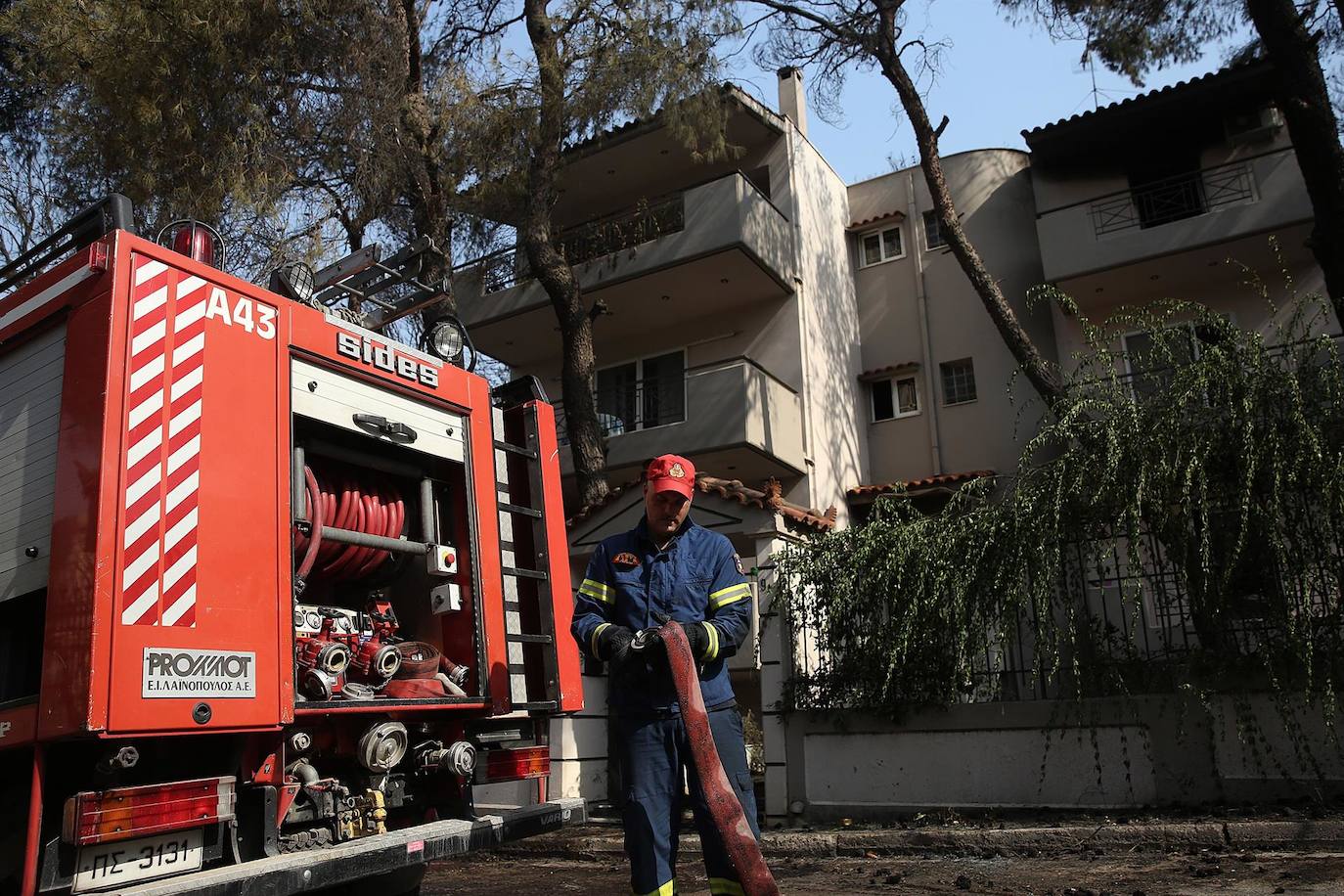 Fotos: Incendio potente en Atenas