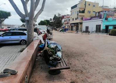 Imagen secundaria 1 - «No hay más nada en el barrio»
