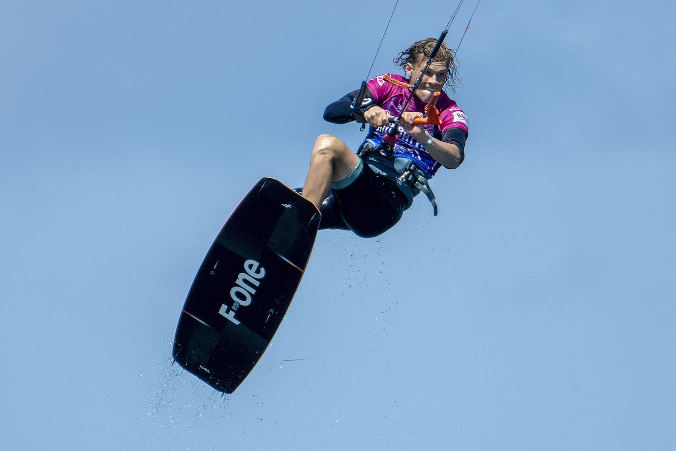 Fotos: El burrero acoge el campeonato de España de Kiteboarding y la primera competicion de Wing Foil de la isla