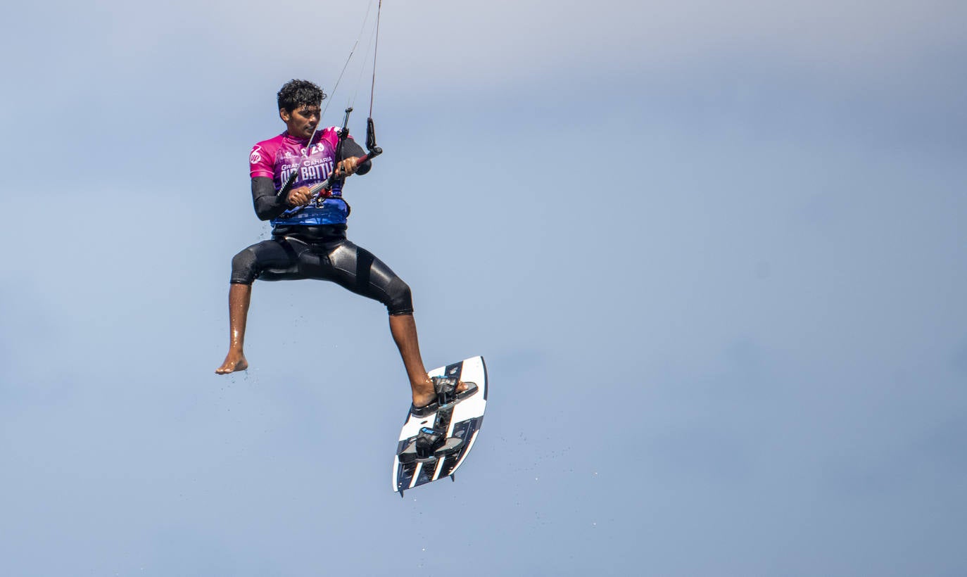 Fotos: El burrero acoge el campeonato de España de Kiteboarding y la primera competicion de Wing Foil de la isla