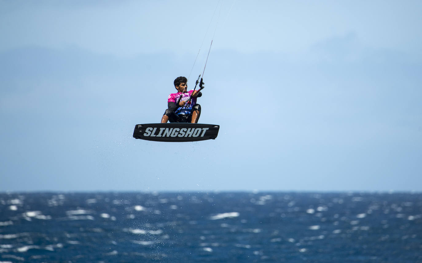 Fotos: El burrero acoge el campeonato de España de Kiteboarding y la primera competicion de Wing Foil de la isla
