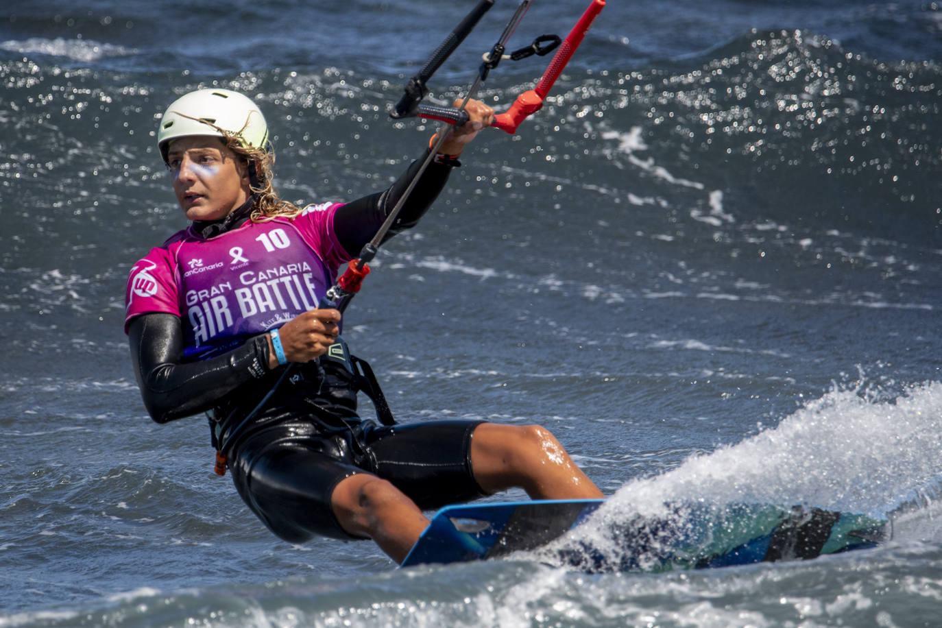 Fotos: El burrero acoge el campeonato de España de Kiteboarding y la primera competicion de Wing Foil de la isla