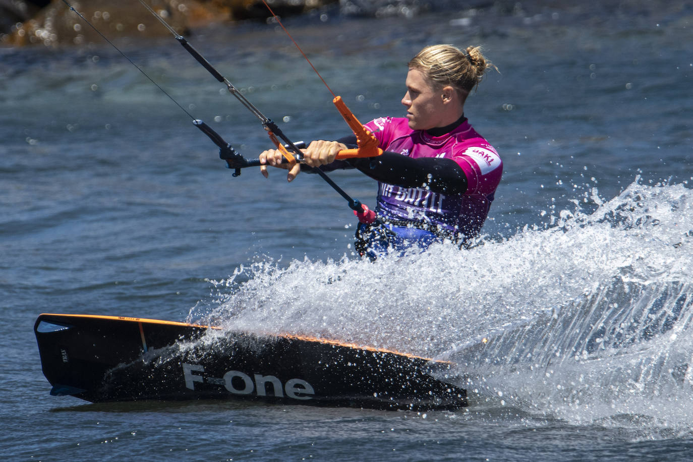 Fotos: El burrero acoge el campeonato de España de Kiteboarding y la primera competicion de Wing Foil de la isla