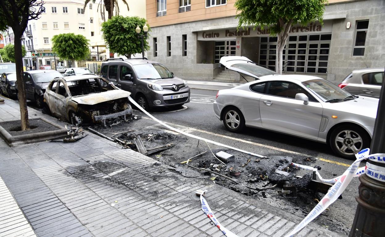 La ciudad gasta este año más de 30.000 euros en reponer contenedores quemados