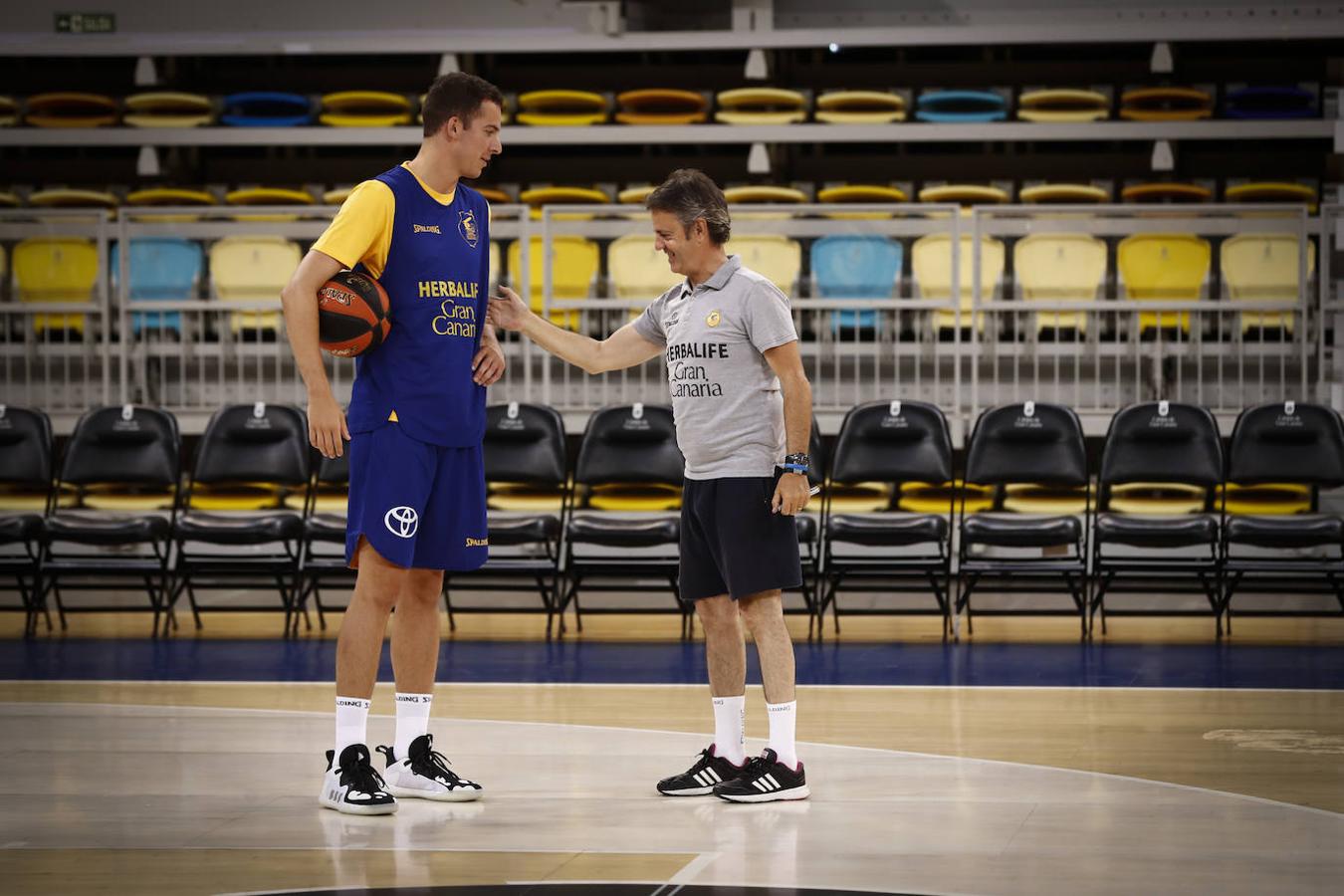 Fisac dialoga con Salvó durante la sesión, que se estrena este curso. 