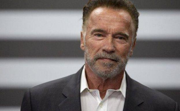 Arnold Schwarzenegger: «Hay un virus y mata a la gente; sois idiotas»