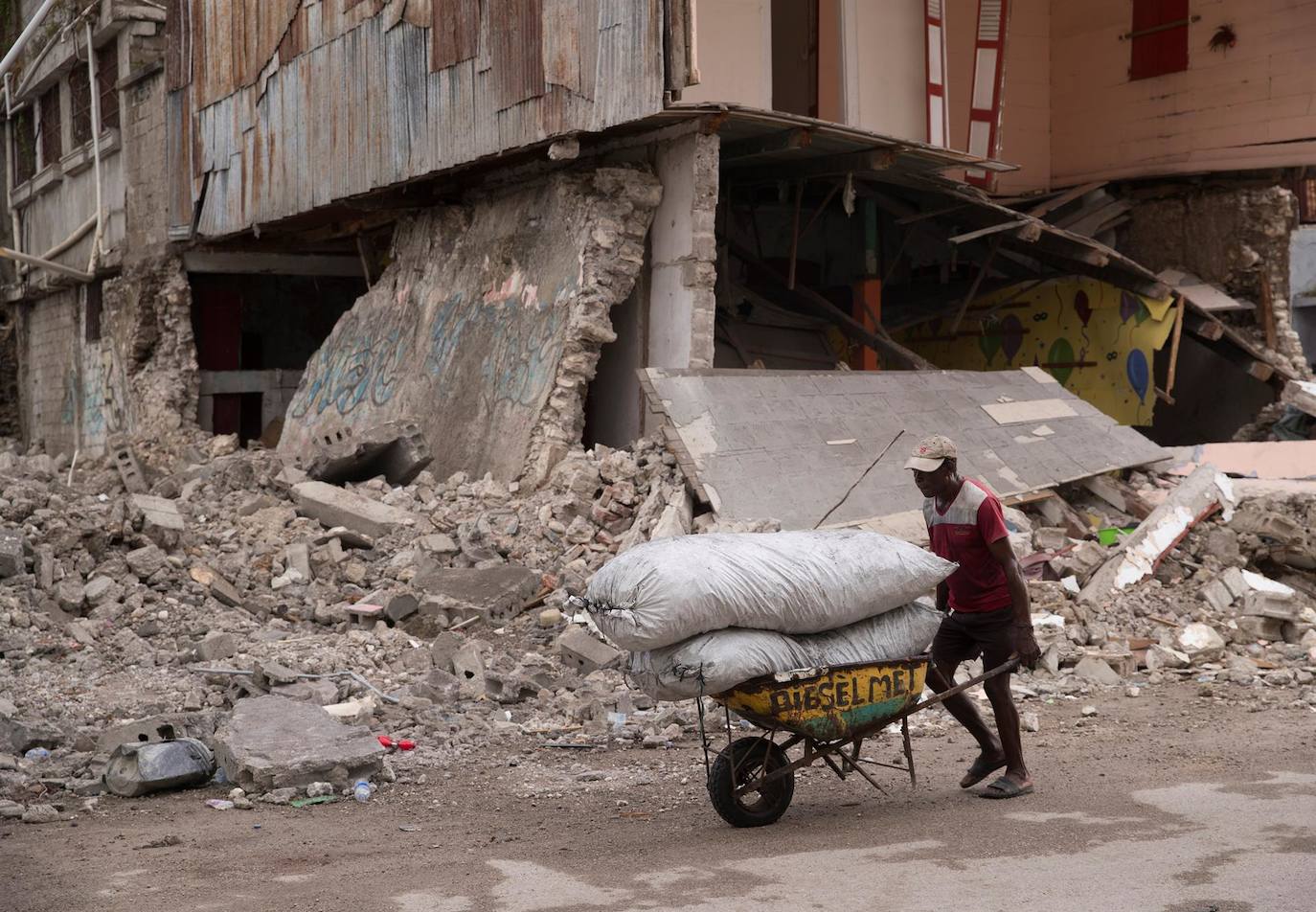 Fotos: Así está Haití una semana después del terremoto