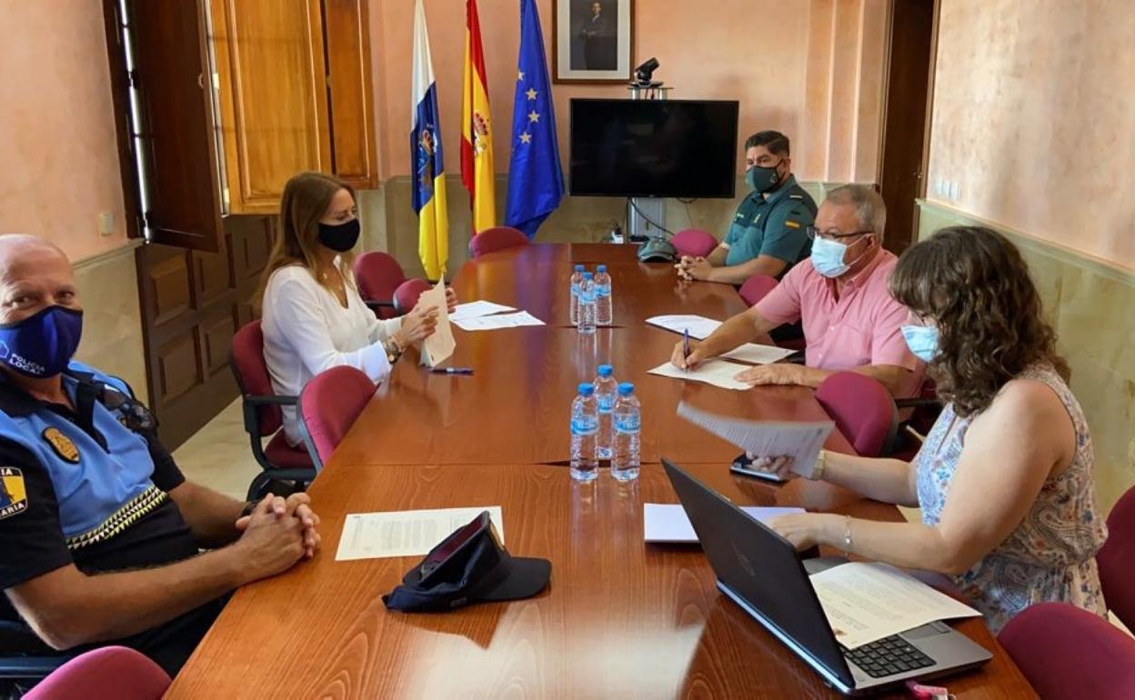 Momento de la firma rubricada este pasado lunes. 