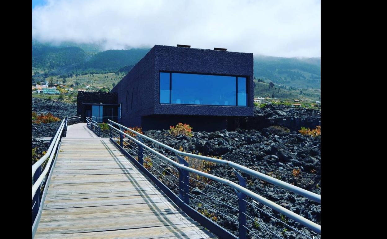 Denuncian el despido de una mujer en un centro turístico del Cabildo de La Palma tras ser madre