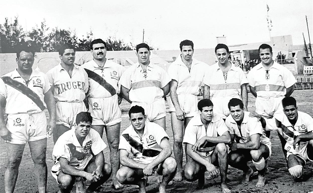 Selección de Las Palmas que tomó parte del desafío provincial celebrado en el Campo España en febrero de 1957.