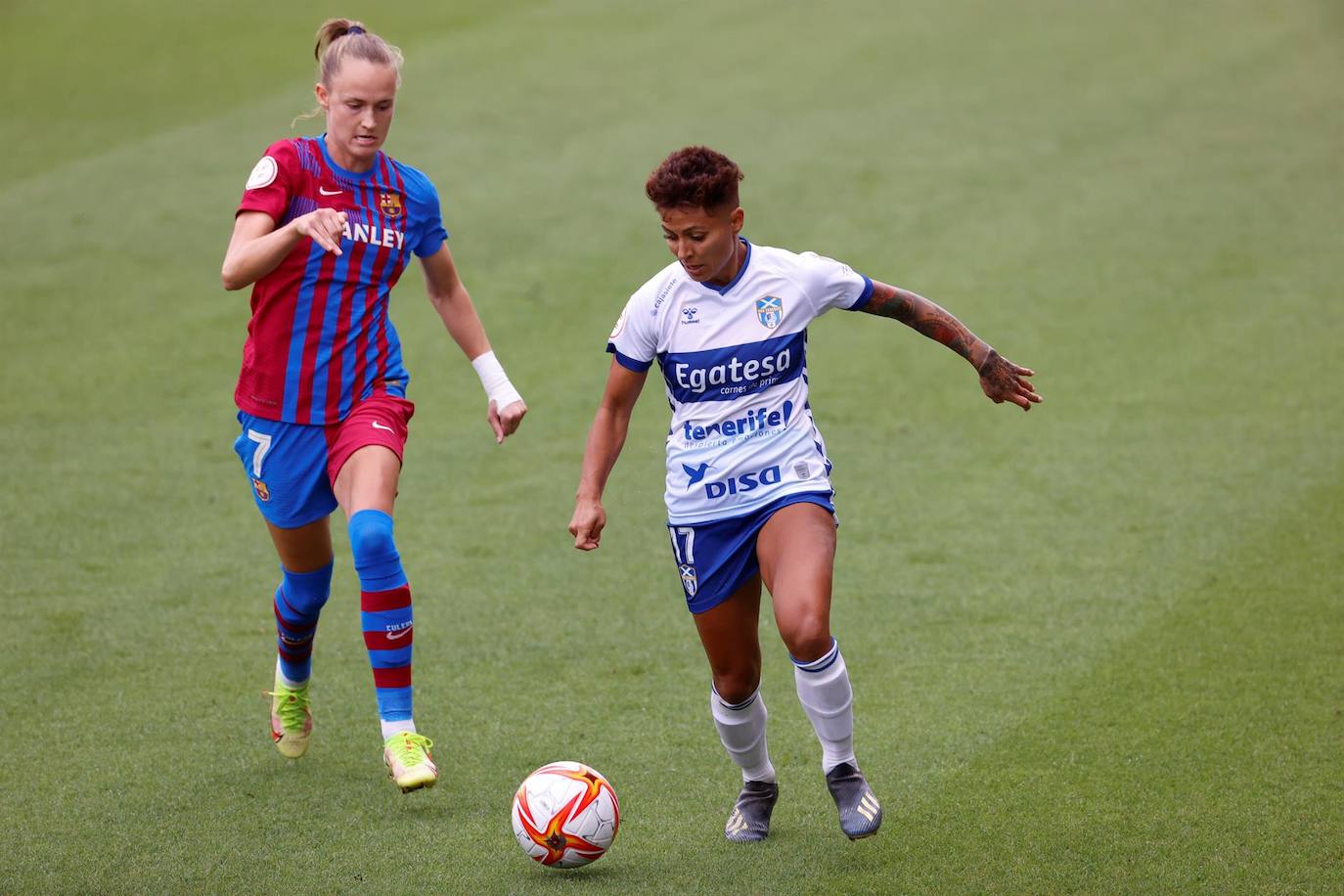 Fotos: El Barcelona Femenino arrolla al Grandilla (5-0)