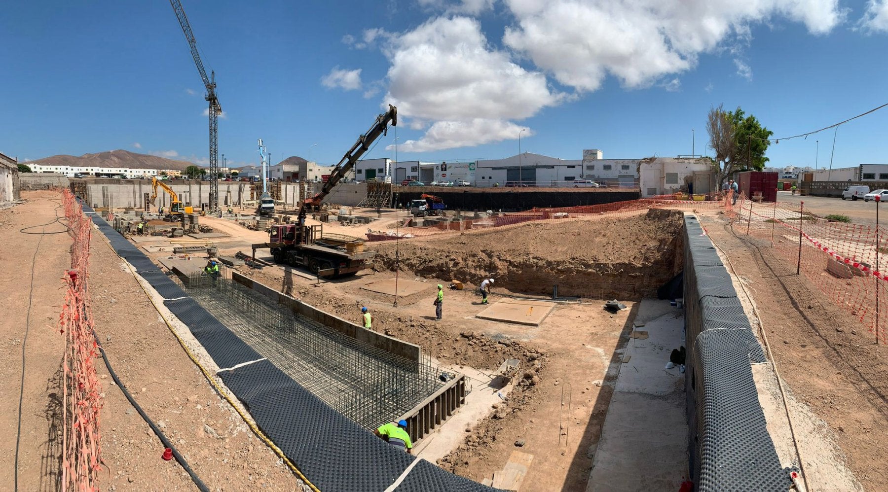 Vista de las obras del nuevo establecimiento de HiperDino. 