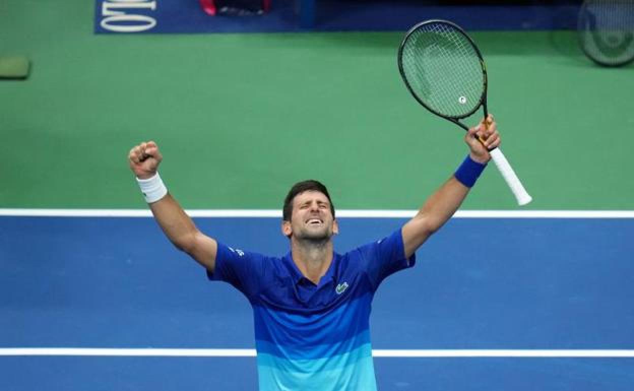 Novak Djokovic celebra el triunfo. 