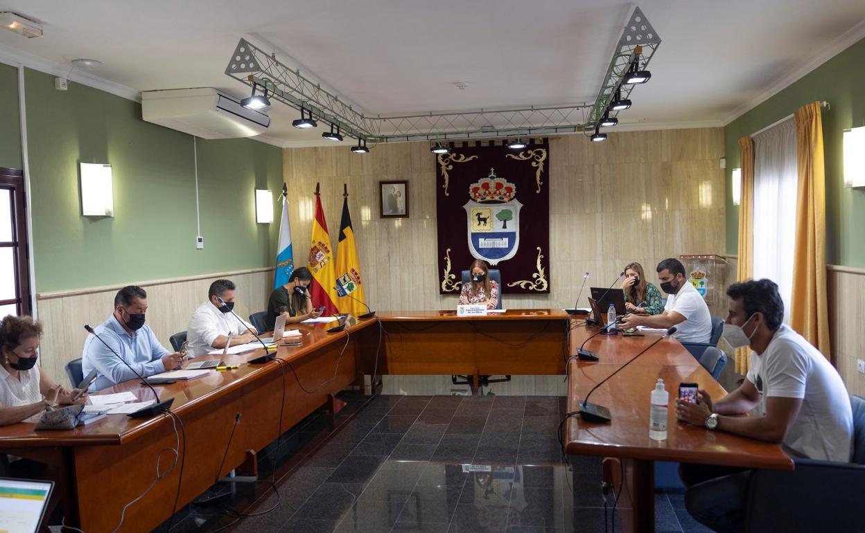 Pleno de La Oliva celebrado días atrás. 