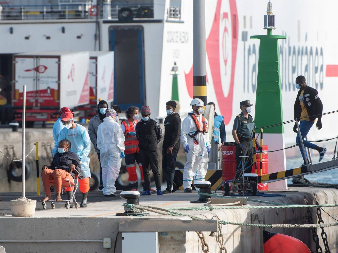 Fotos: Salvamento socorre a 47 inmigrantes en Fuerteventura