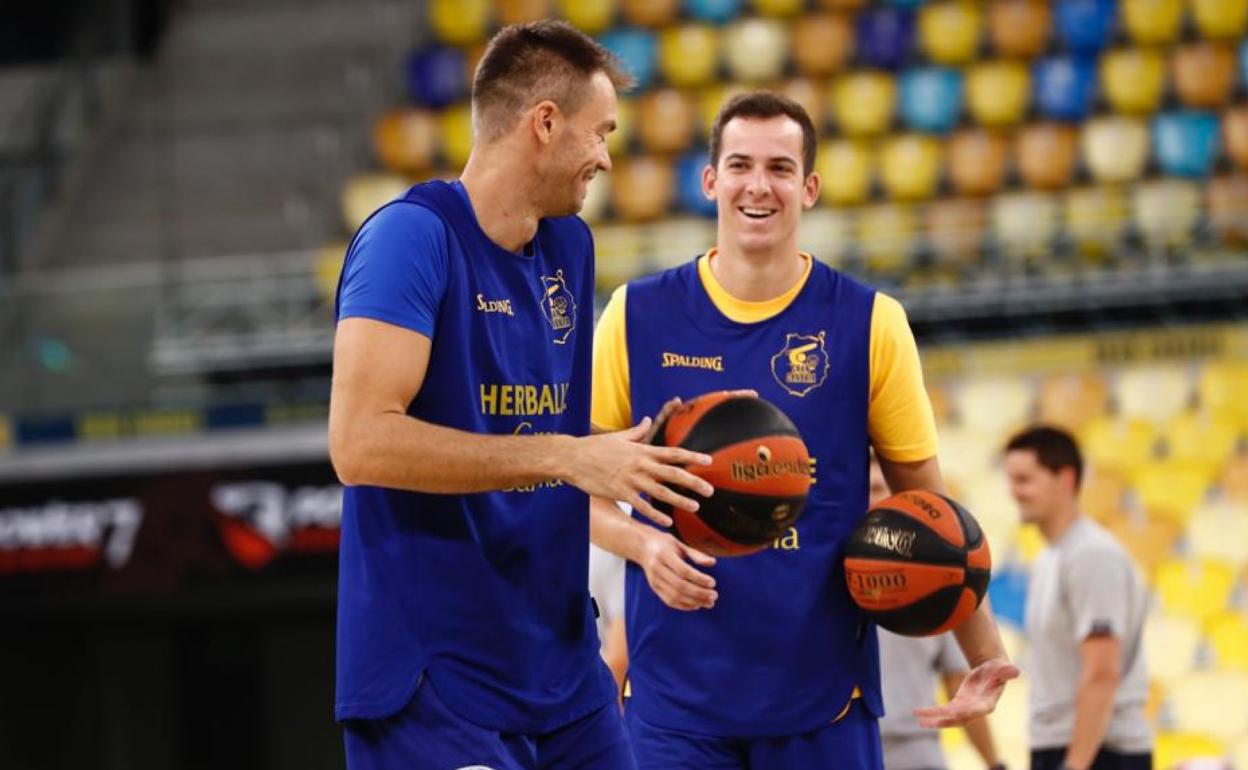 Los claretianos buscan hoy la primera sonrisa del curso en Fuenlabrada. 