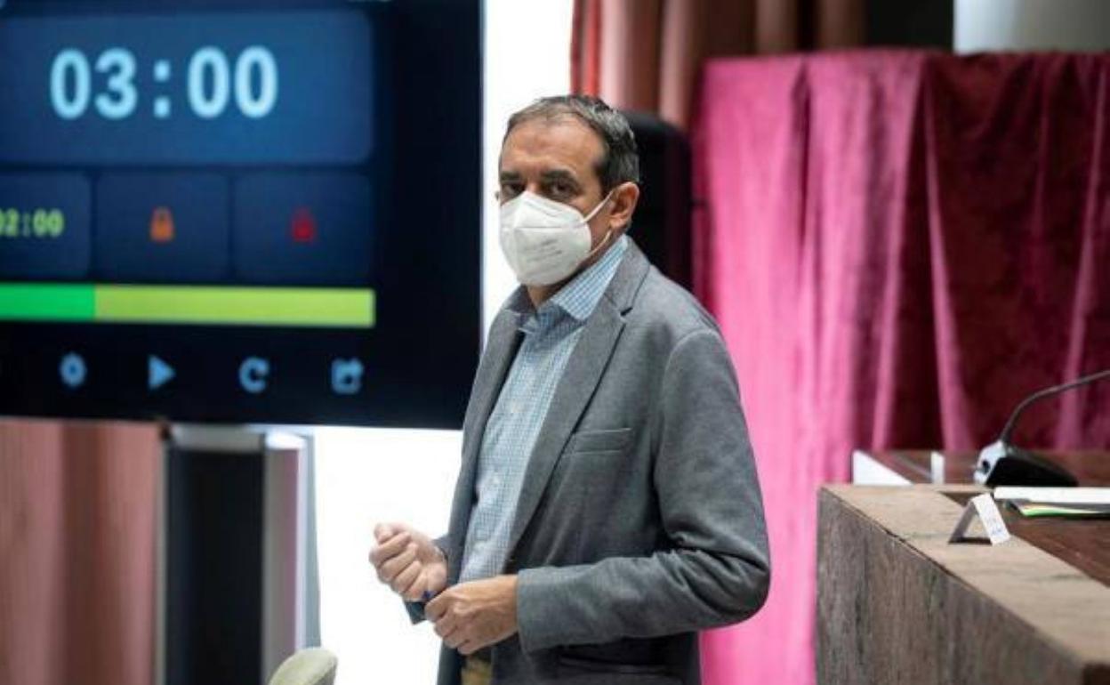 El administrador único de RTC, Francisco Moreno, en una imagen de archivo de una comisión de control. 