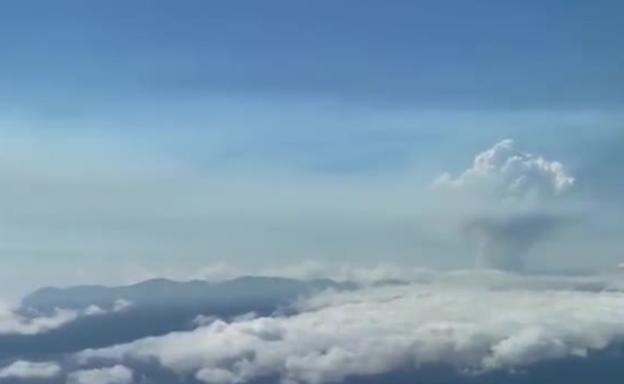 Recuperados los vuelos desde y hacia La Gomera por repercusión de la erupción