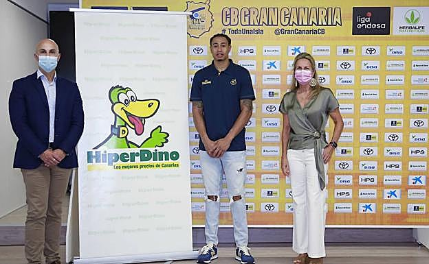 HiperDino vuelve a apoyar al Club Baloncesto Gran Canaria durante la temporada 2021 -2022