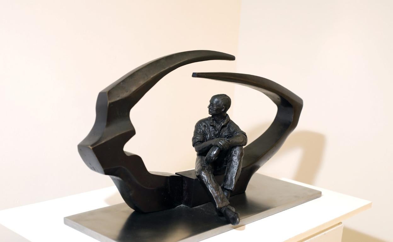 Boceto de la escultura en honor a César Manrique. 