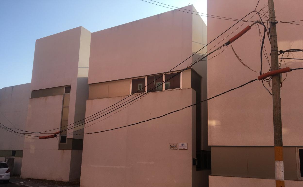 Vista del edificio donde estaba el centro de día. 