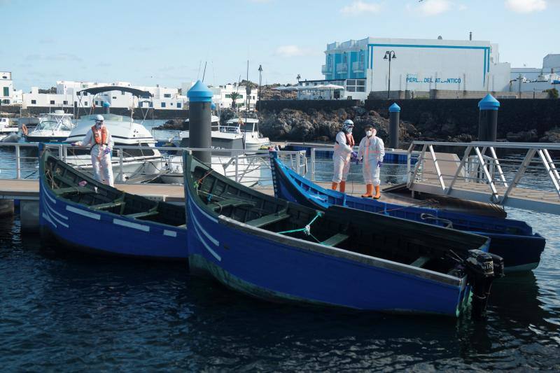 Imagen de archivo de pateras en el muelle de Órzola. 